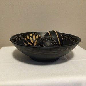 Decorative bowl and wooden balls
